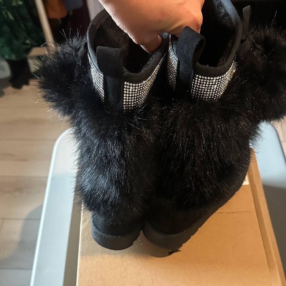 Black Faux Fur Boots - Picture 4 of 6